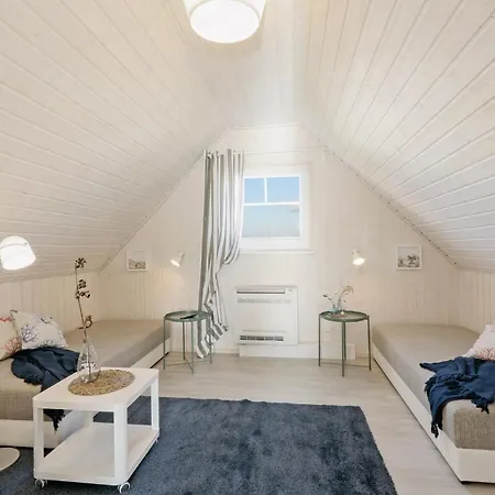 Stunning In With Kitchen